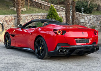 Alquiler coche de lujo Ferrari parte trasera
